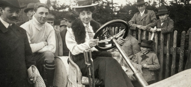 125 Geburtstag Von Mercedes Am Geburtstag Der Namensgeberin Der Marke Mercedes Gibt Es Freien Eintritt Im Mercedes Benz Museum Classic Mercedes Fans Das Magazin Fur Mercedes Benz Enthusiasten