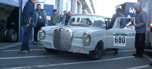 Die Heckflosse lernt wieder fliegen: Premiere der von Mercedes-Benz Classic aufgebauten Sechszylinder-Limousine 