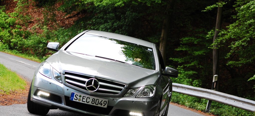 Test: Mercedes E-Klasse Coupé E 500 Doppel-Herz: Das Top-Modell der  Coupé-Baureihe fasziniert mit zwei grundverschiedenen Charakteren -  Sternstunde - Mercedes-Fans - Das Magazin für Mercedes-Benz-Enthusiasten