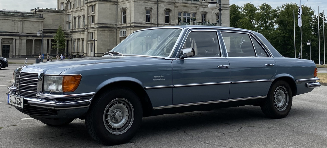 Wirtschaftsgrosse Mit Dem Mercedes Benz 450 Sel 6 9 Zu Den Grossen Deutschen Wirtschaftsstandorten Classic Mercedes Fans Das Magazin Fur Mercedes Benz Enthusiasten