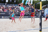 smart beach tour in Essen am Baldeney See: Bei trockenem Wetter am Sonntag siegten die Volleyball Lokalmatadoren