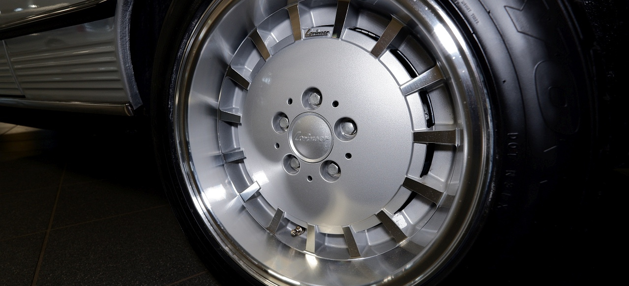 Retro Felge Neu Gefertigt Aber Im Alten Design Lorinser Lo Felge Als Stilvolle Wahl Fur Sl Und Slc Der 70er Und 80er Classic Mercedes Fans Das Magazin Fur Mercedes Benz Enthusiasten
