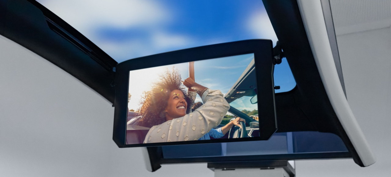 Großes Kino im Auto: Webasto und LG Display machen das Autodach zum  Bildschirm: Gut bedachte Unterhaltung - News - Mercedes-Fans - Das Magazin  für Mercedes-Benz-Enthusiasten