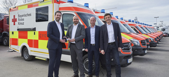 Mercedes-Benz Sonderfahrzeuge : Retter mit Stern und Blaulicht: 480 Sprinter für das Bayerische Rote Kreuz