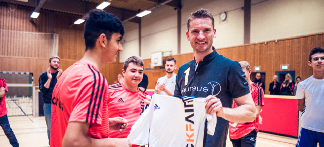 Ein weiterer AMG-Pilot engagiert sich für Kinder : Maro Engel neuer Laureus Sport for Good Botschafter