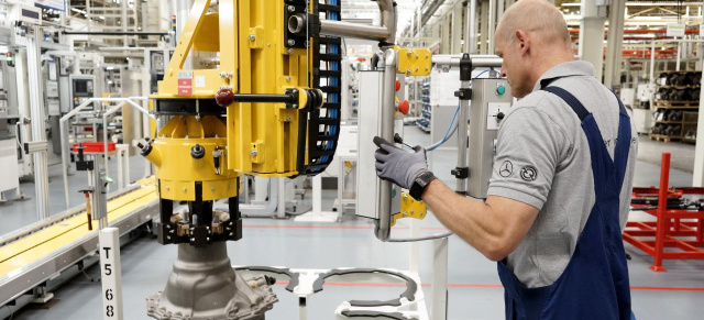 Daimler-Trucks: Die Hälfte der Arbeitsplätze fällt weg: Daimler Truck-Chef Daum: „Werden im Jahr 2033 50 Prozent weniger Belegschaft haben.“