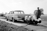 Sicherheit bei Mercedes-Benz: Und es hat boom gemacht: Vor genau 50 Jahren führte Mercedes-Benz den ersten Crashtest durch