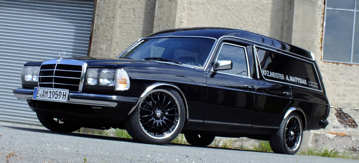 Schwarzer Humor Mercedes 230te T123 Ex Bestattungswagen Avanciert Zur Streetmachine Auto Der Woche Mercedes Fans Das Magazin Fur Mercedes Benz Enthusiasten