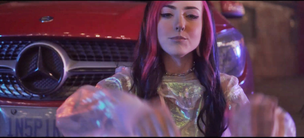 Mercedes In Der Musik Lucy Lovesick Big Benz Musikvideo News Mercedes Fans Das Magazin Fur Mercedes Benz Enthusiasten