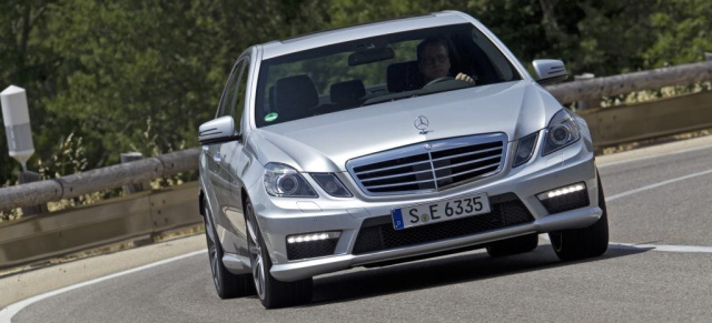 Mercedes E63 AMG jetzt mit bis zu 557 PS: Jetzt mit Turbo-Power: Die kräftigere Mercedes E-Klasse mit AMG DNA steht ab September 2011 beim Mercedes Händler