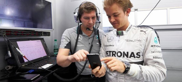Nico Rosberg im Livechat - 06.06.2014, ab 15.15 Uhr: Nico Rosberg beantwortet live die Fragen der Fans  auf dem BBM Channel von MERCEDES AMG PETRONAS
