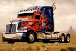 Transformers 4: Neuer Daimler-Dienstwagen für Optimus Prime: In der Fortsetzung des SciFi-Spektakels kommt ein Upgrade des bekannten Western Star Trucks ins Rollen