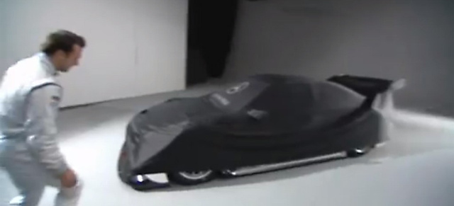 IAA: DTM AMG Mercedes C-Coupé 2012: Filmischer Blick durchs Schlüsselloch auf den Mercedes-Boliden der kommenden DTM Saison
