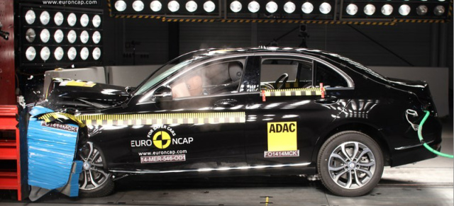 Auf Nummer Sichererer: Euro NCAP gibt  neuer  Mercedes C-Klasse 5 Sterne : Höchstmögliche Bewertung für die neue Mercedes C-Klasse Limousine (W205) beim Crashtest