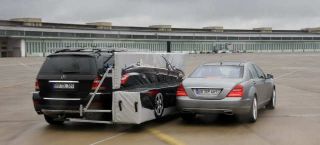 Neue Mercedes Assistenzsysteme: Sicherheit mit Stern! : Mercedes präsentiert im Rahmen der Verkehrssicherheitstage des Motor Presse Club e.V. neue aktive  Assistenzsysteme