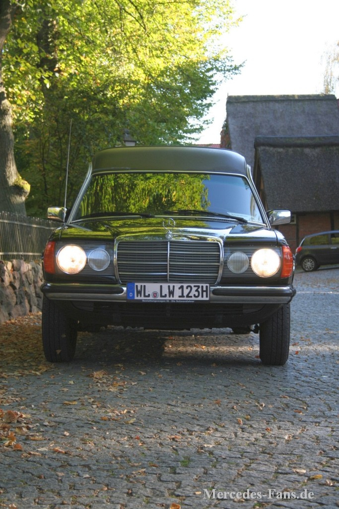 Das Letzte Auto Ist Immer Ein Kombi Der letzte Wagen ist immer ein Kombi - 1980er Mercedes-Benz 230
