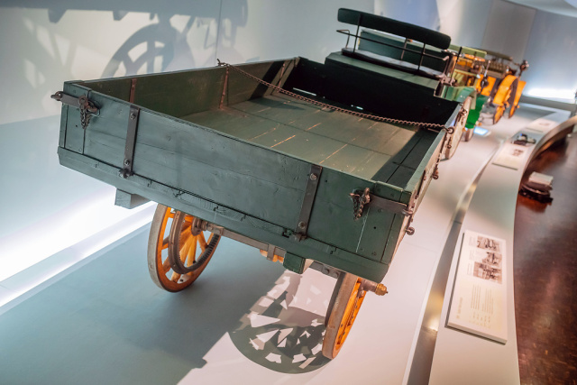 Mercedes Museum Pr Sentiert Den Ltesten Originalen Lkw Der Welt