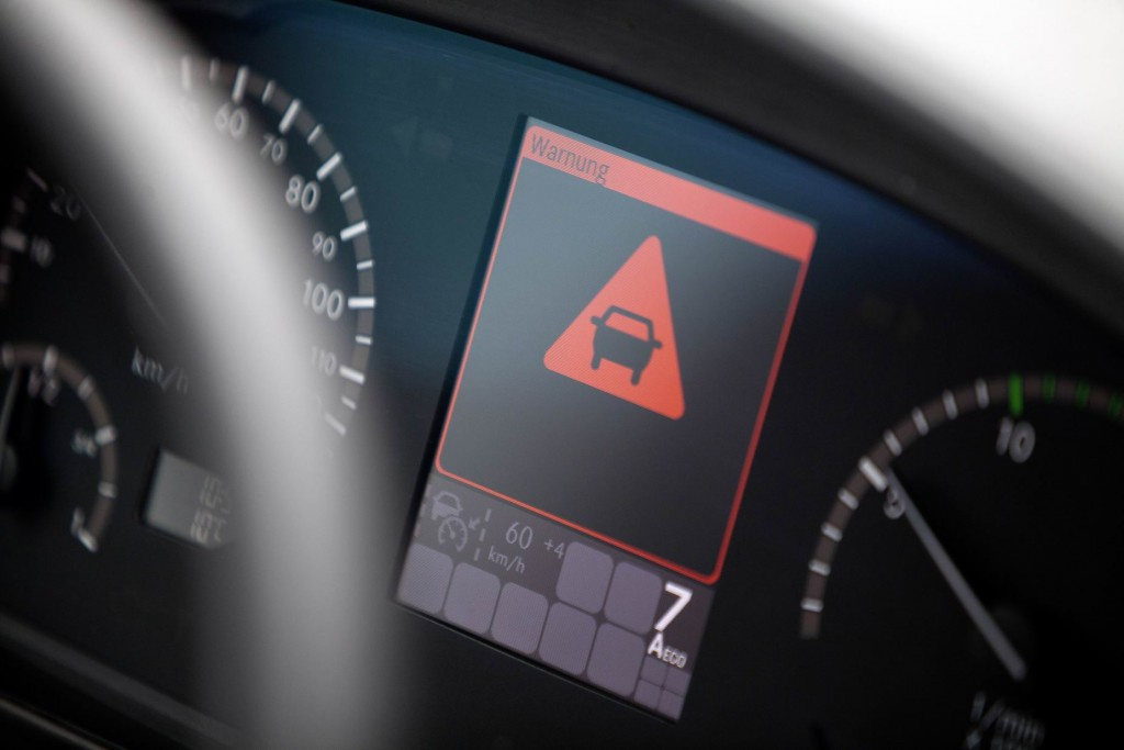 Active Brake Assist 2 im MercedesBenz Travego Das radargesteuerte