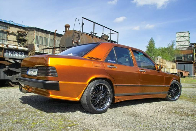 Candy-Oh! Mercedes-Benz W201 als automobiles Zuckerstück: Candy-Effekt  verleiht dem 85er Mercedes 190E einen außergewöhnlichen Look - Auto der  Woche - Mercedes-Fans - Das Magazin für Mercedes-Benz-Enthusiasten