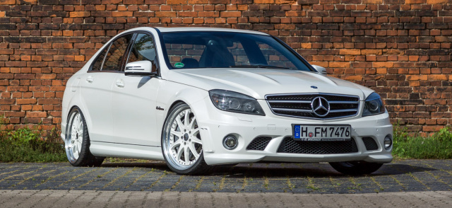 Acht Richtige Mercedes C63 Amg W204 Als Perle In Mystic