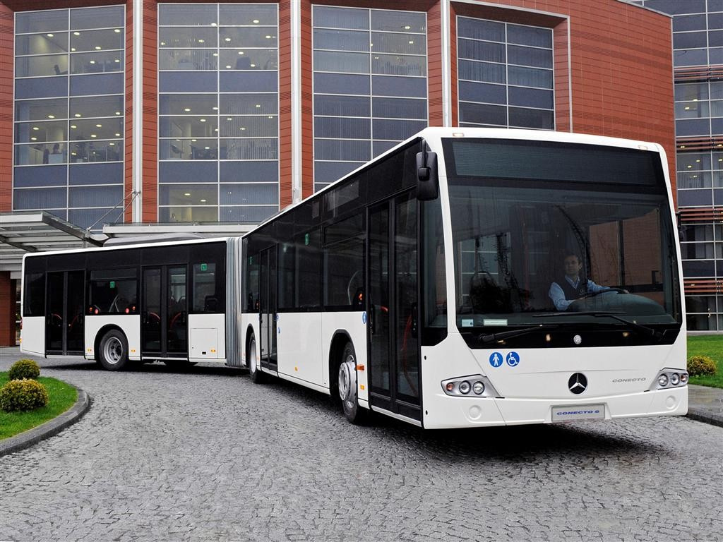 Mercedes Busse machen Istanbul mobil Daimler gewinnt