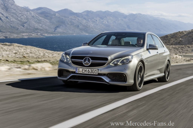 W212 AMG E63 Style Einstiegsleisten Schwarz Matt Weiß LED Mercedes-Benz  E-Klass