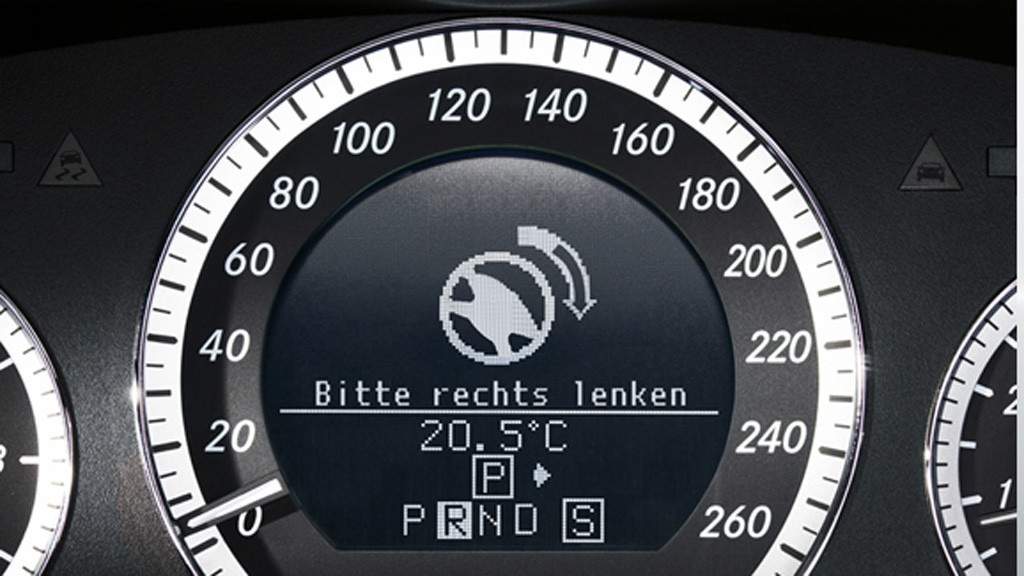 MercedesBenz Technik PARKTRONIC Eine weniger dank Einparkhilfe