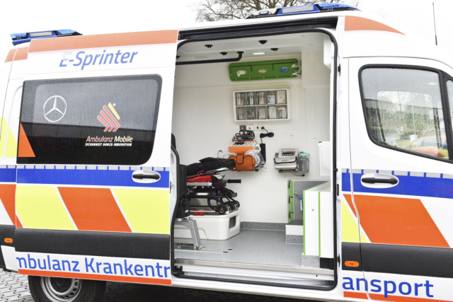 Der erste vollelektrische Krankentransportwagen (eKTW) auf Basis des  eSprinter: Mit Stern ins Spital: Mercedes-Benz Vans elektrifiziert den  Krankentransport - News - Mercedes-Fans - Das Magazin für  Mercedes-Benz-Enthusiasten