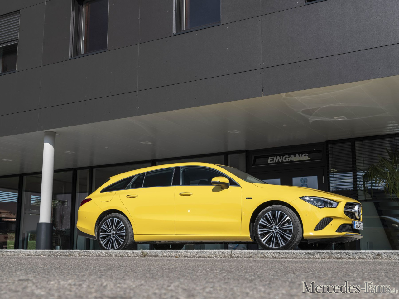 Fahrbericht MercedesBenz CLA 250e Shooting Brake Stern. Strom