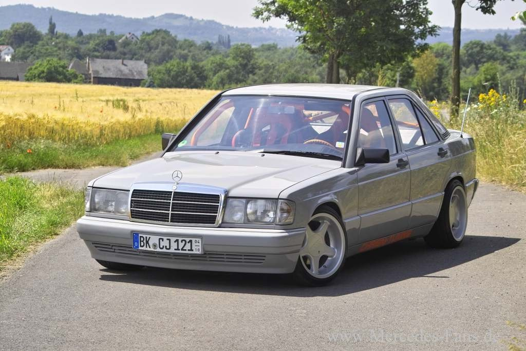 Grauer Star Baby Benz perfekt! Dezent getunt nimmt der 88er Mercedes
